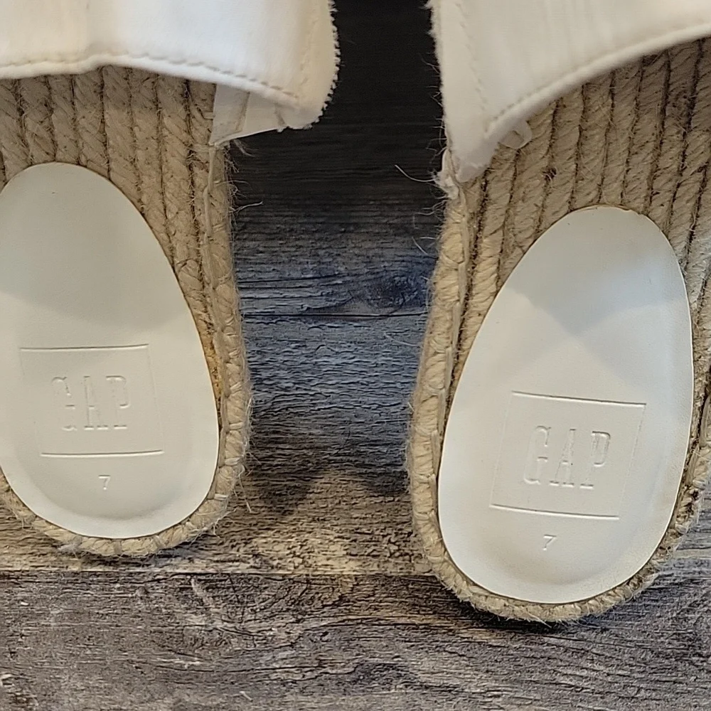 GAP Women's Cream Espadrille Slip-On Shoes